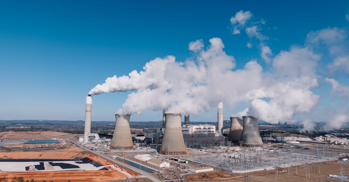 découvrez les enjeux et les impacts des combustibles fossiles sur l'environnement et l'économie. informez-vous sur les alternatives durables et les solutions émergentes pour un avenir énergétique responsable.