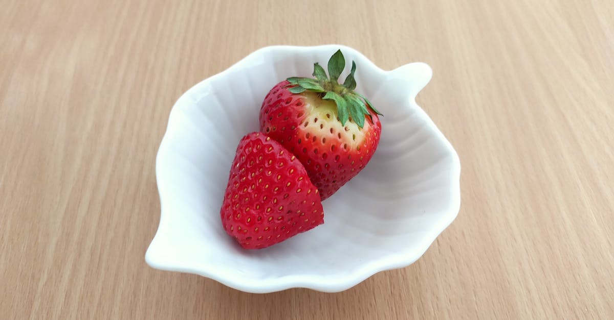 découvrez tout sur la fraise : ses bienfaits, ses recettes savoureuses et comment choisir les meilleures fraises pour vos desserts et collations.