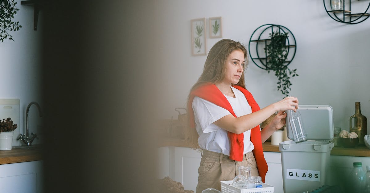 découvrez l'importance du recyclage du verre, ses bénéfices pour l'environnement et comment contribuer à un avenir durable grâce à une gestion responsable des déchets en verre.