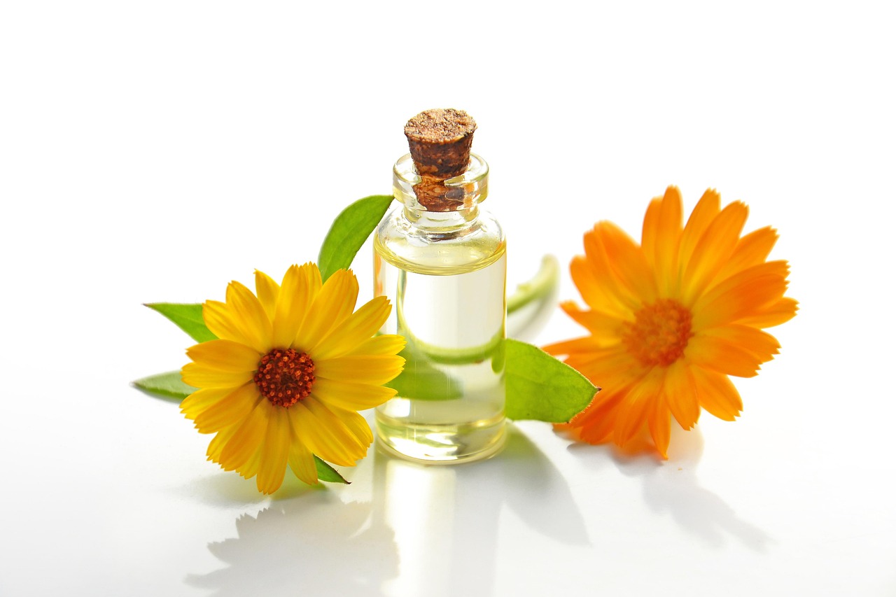 découvrez notre sélection de cosmétiques naturels, formulés avec des ingrédients biologiques pour prendre soin de votre peau tout en respectant l'environnement.