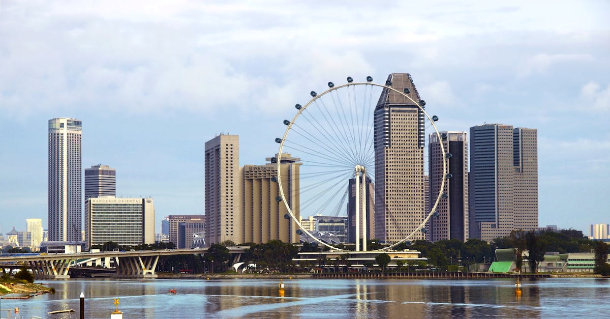 découvrez singapour, une ville-état dynamique alliant modernité et traditions, avec ses jardins luxuriants, sa cuisine variée et ses attractions emblématiques.