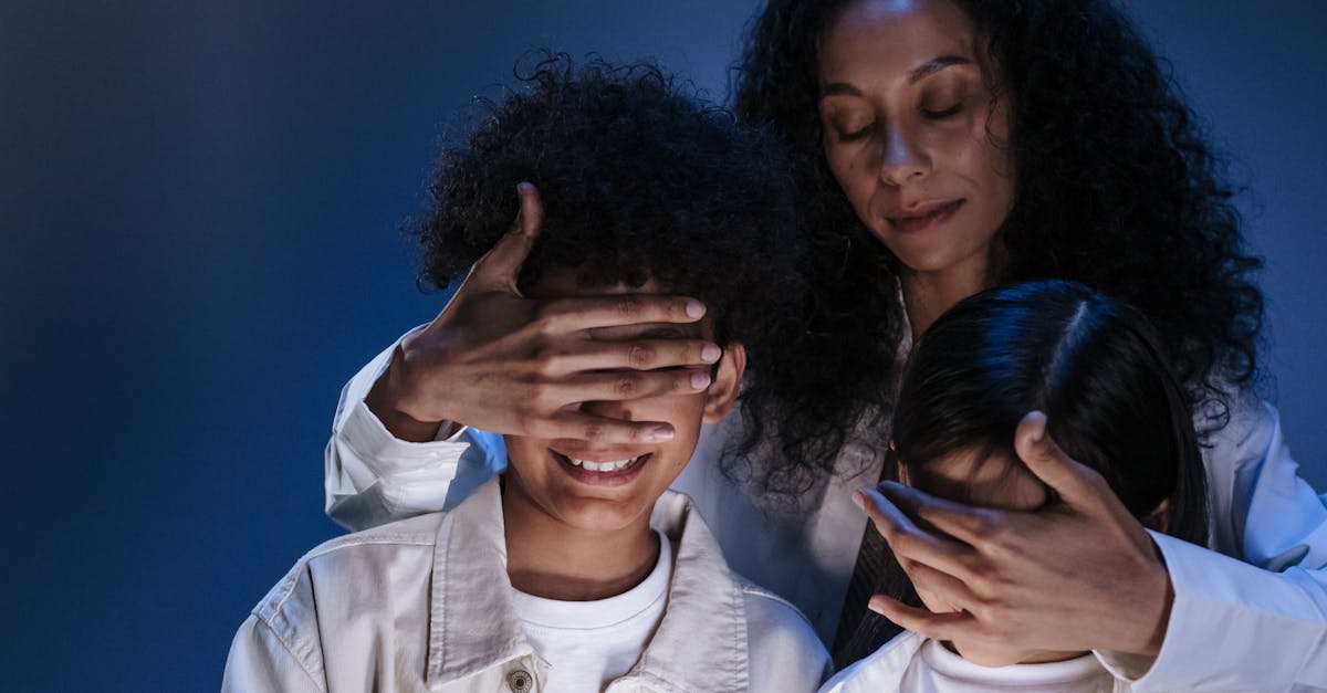 découvrez comment gérer la peur parentale, comprendre ses causes et trouver des stratégies pour protéger et soutenir vos enfants efficacement.
