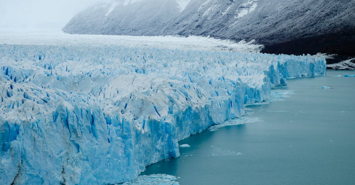 découvrez tout sur les glaciers : formation, impact environnemental et conseils pour les observer en toute sécurité.