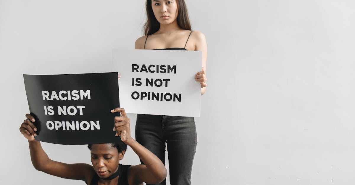 découvrez une analyse approfondie du racisme, ses origines, ses impacts sur la société et les moyens de le combattre pour promouvoir l'égalité et le respect entre tous.