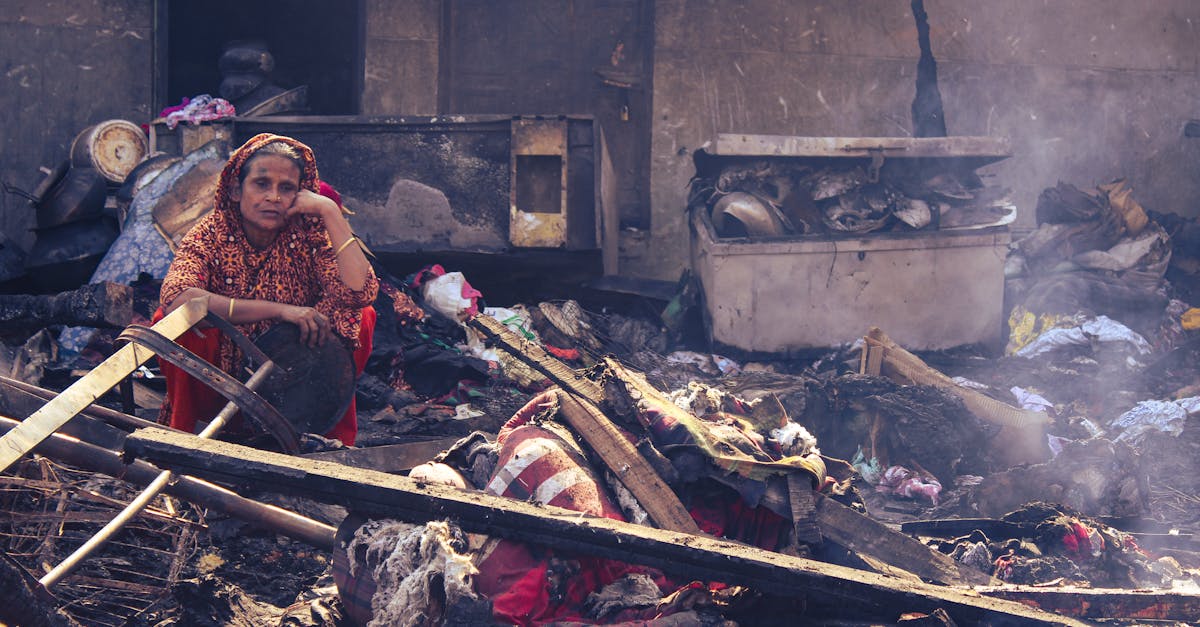 découvrez l'histoire du rana plaza, l'effondrement tragique d'un immeuble au bangladesh en 2013, ses conséquences humaines et les impacts sur l'industrie textile mondiale.