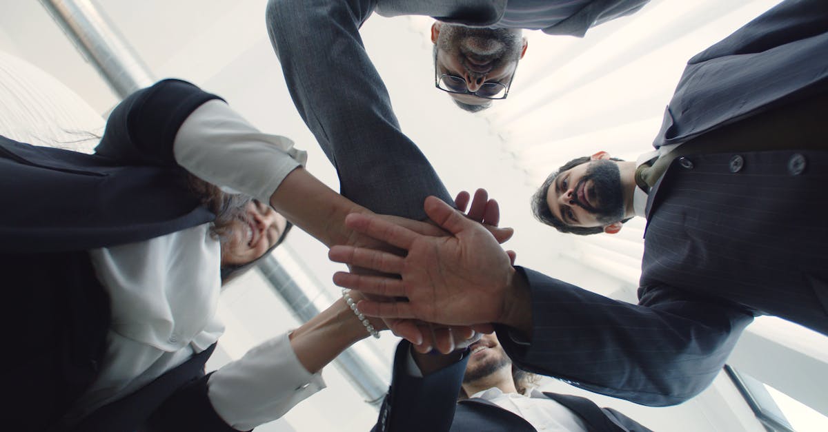 découvrez les stratégies et actions de l'engagement d'entreprise pour renforcer la responsabilité sociale, améliorer les relations avec les parties prenantes et favoriser un impact positif durable.
