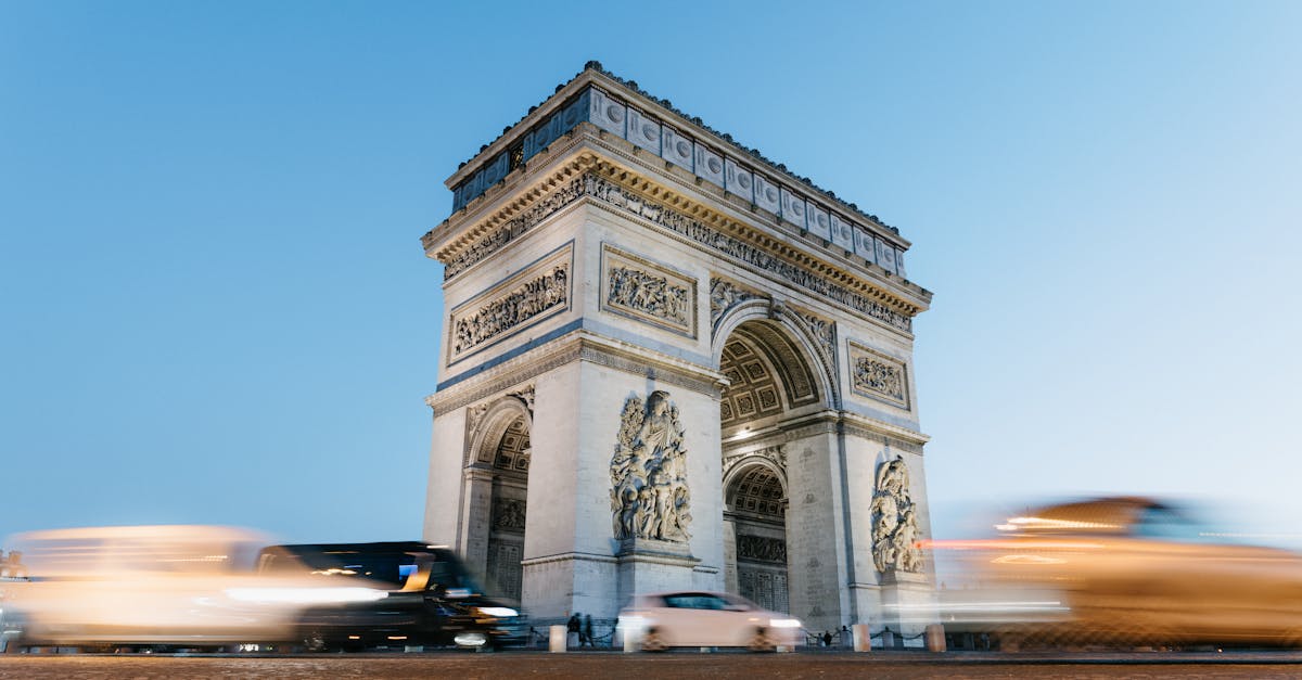 découvrez l'accord de paris, un traité international visant à lutter contre le changement climatique en limitant le réchauffement planétaire. explorez ses objectifs, ses engagements des pays signataires et son impact sur la planète.