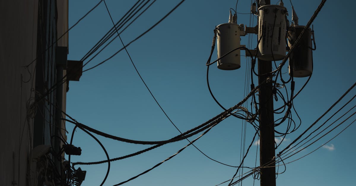 découvrez les enjeux et les solutions de la transition électrique pour un avenir durable et respectueux de l'environnement.
