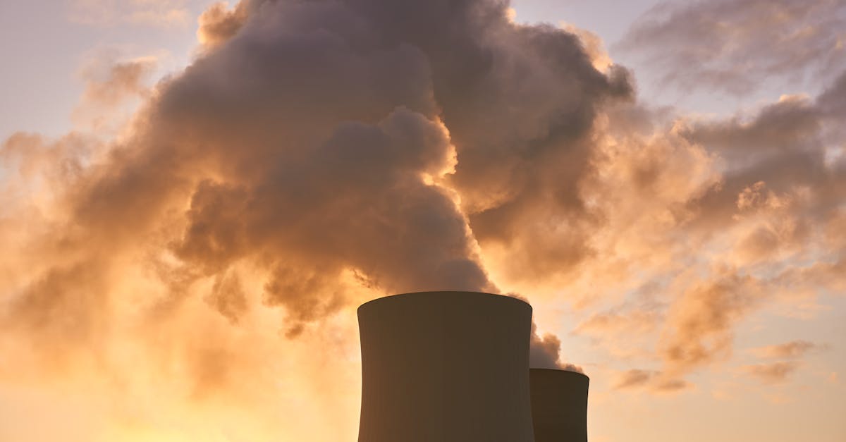 découvrez tout sur les combustibles fossiles, leur impact sur l'environnement et l'économie, ainsi que les alternatives durables pour un avenir plus vert.