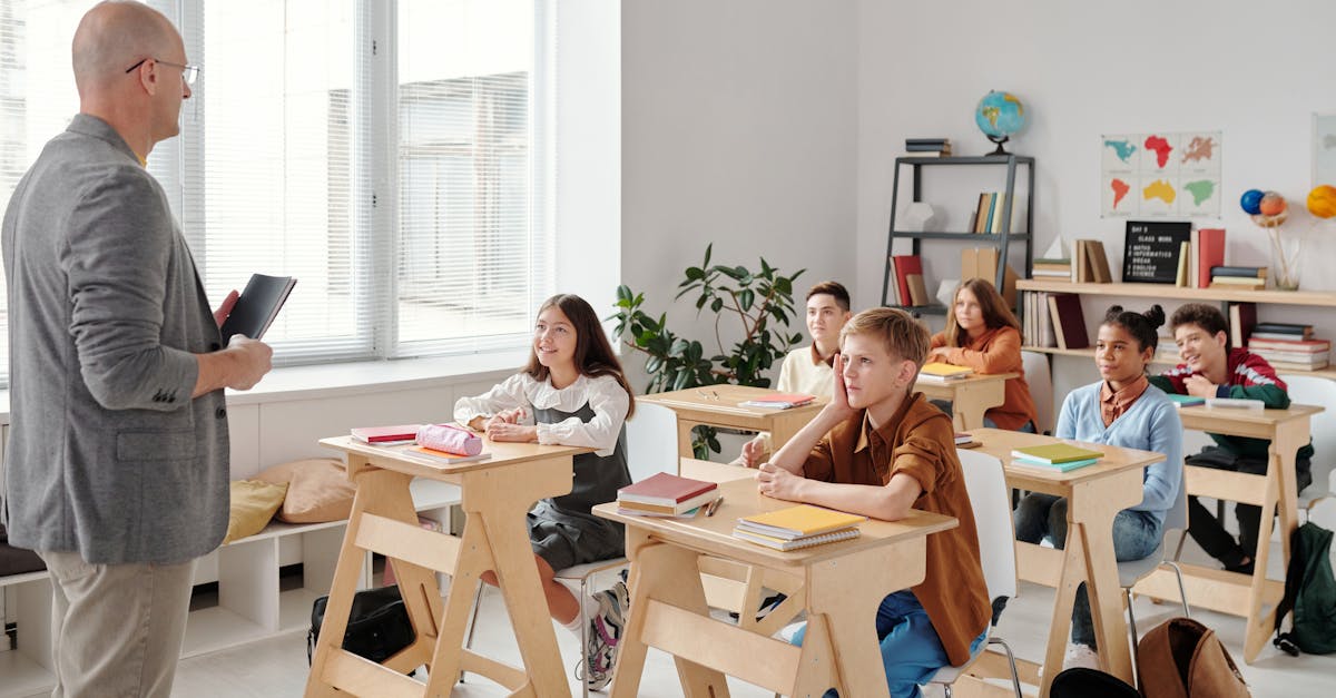 réductions de personnel dans les écoles rurales : impact sur l'éducation et les communautés locales.