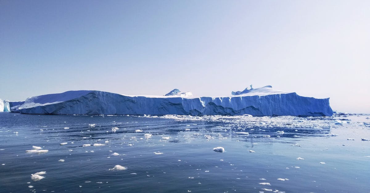 découvrez les causes, les impacts et les solutions face à la montée du niveau de la mer, un défi majeur du changement climatique affectant les zones côtières dans le monde.