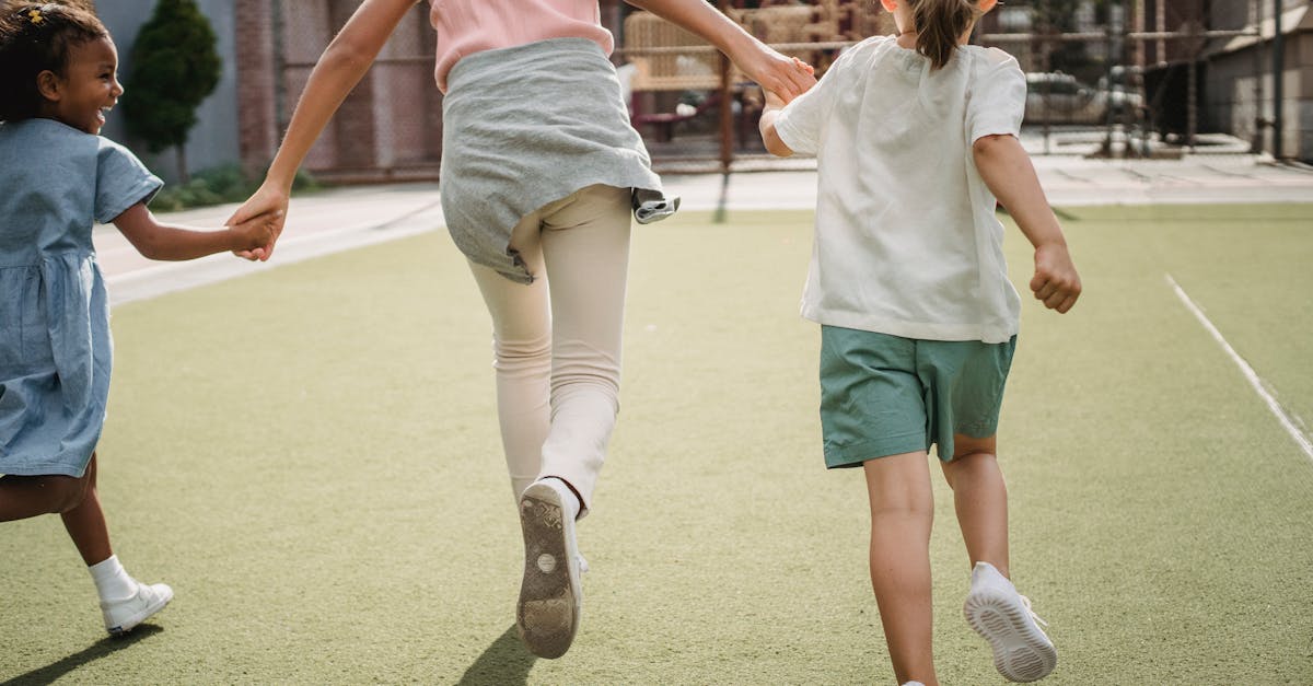 informations essentielles et conseils pratiques pour assurer la santé et le bien-être des enfants à chaque étape de leur croissance.