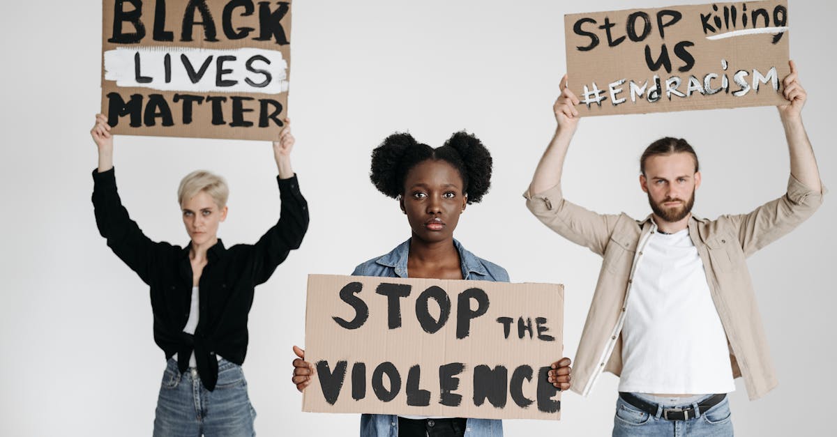 campagne anti-violence visant à sensibiliser le public et promouvoir la paix et la sécurité dans nos communautés.