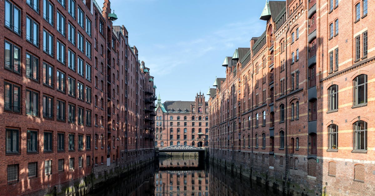 découvrez l'urbanisme, cette discipline passionnante qui façonne nos villes et espaces publics. explorez les enjeux de développement durable, d'architecture et d'aménagement territorial pour un avenir urbain optimisé.