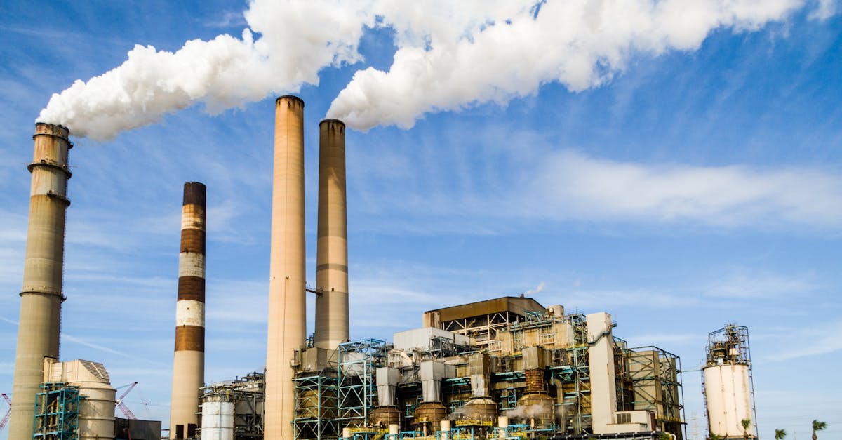 découvrez tout sur les combustibles fossiles : leur formation, leur utilisation dans l'énergie, les enjeux environnementaux et les alternatives durables pour un avenir plus responsable.