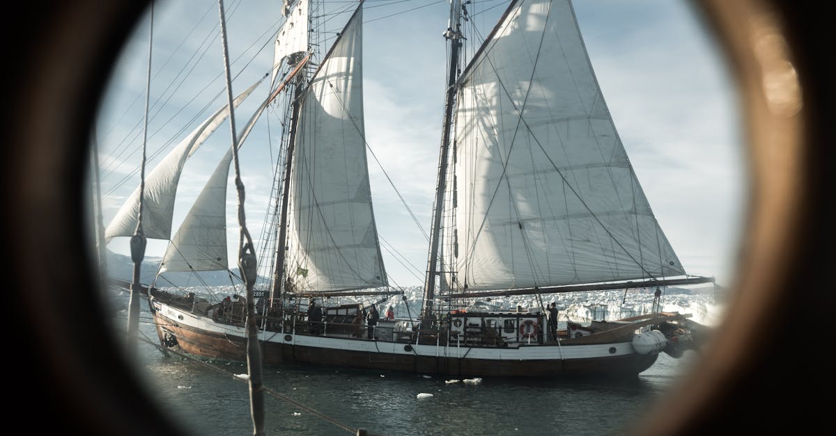 découvrez l'art de la voile : conseils, techniques et destinations pour naviguer en toute liberté et profiter du plaisir de la mer.