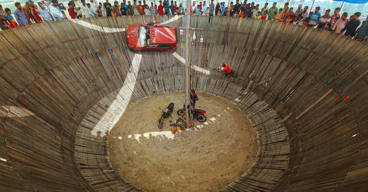 découvrez l'histoire tragique du rana plaza, le bâtiment bangladais effondré en 2013 qui a mis en lumière les conditions de travail dans l'industrie textile.