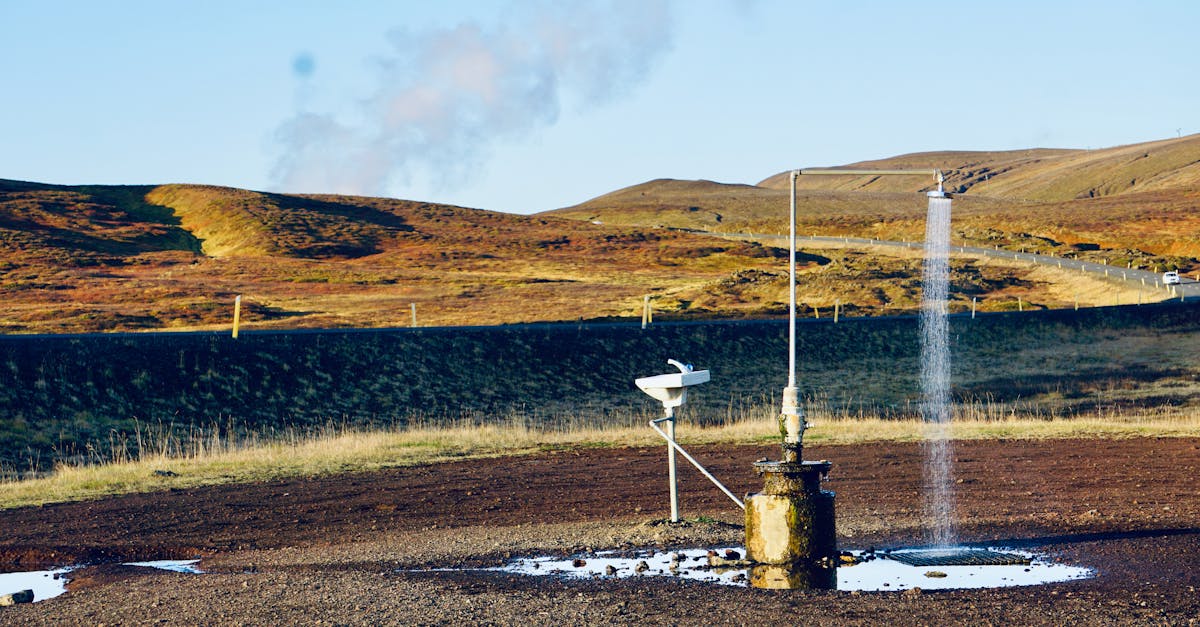 découvrez l'énergie géothermique, une source d'énergie renouvelable durable et efficace. apprenez comment cette technologie utilise la chaleur de la terre pour produire de l'électricité et chauffer des bâtiments, contribuant ainsi à un avenir plus vert et éco-responsable.