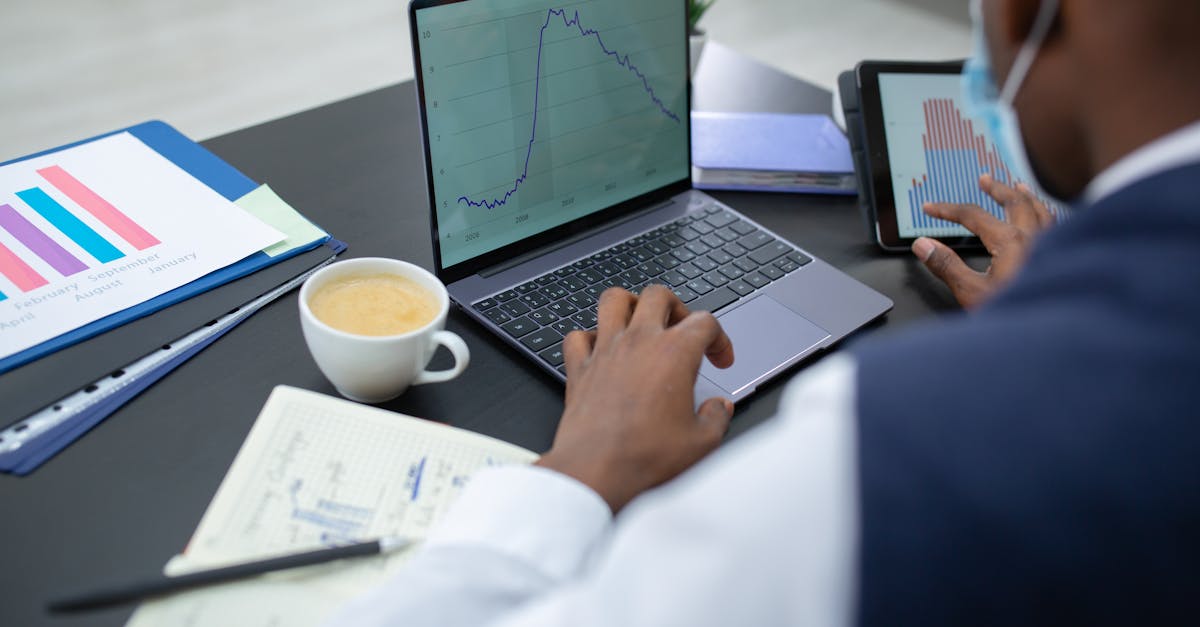découvrez l'univers des économistes, experts en analyse des marchés, des politiques économiques et des enjeux sociaux. explorez leurs contributions à la compréhension des dynamiques économiques et leurs impacts sur nos vies quotidiennes.