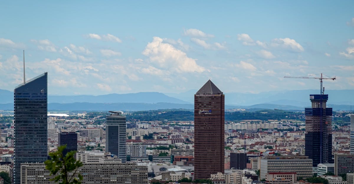 découvrez l'eurozone, ses pays membres, son fonctionnement économique et son impact sur la monnaie unique, l'euro.